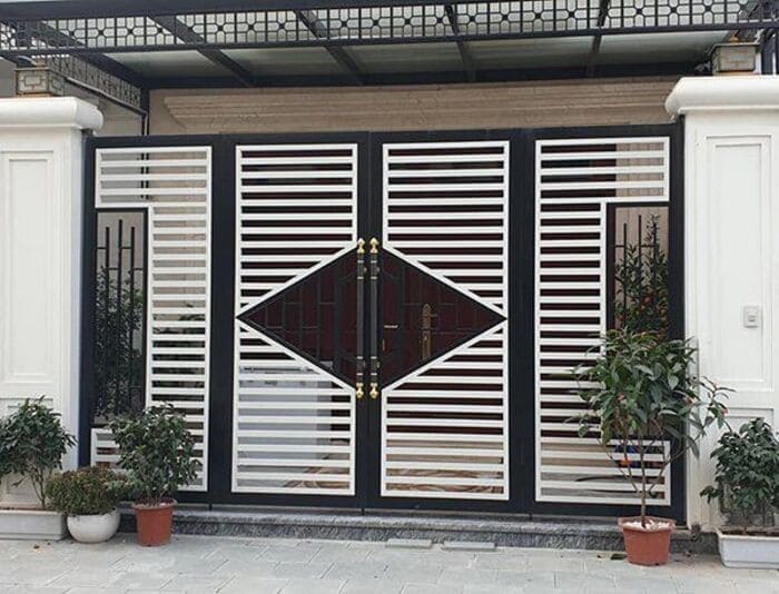 Mẫu cổng sắt phối trắng đen đơn giản